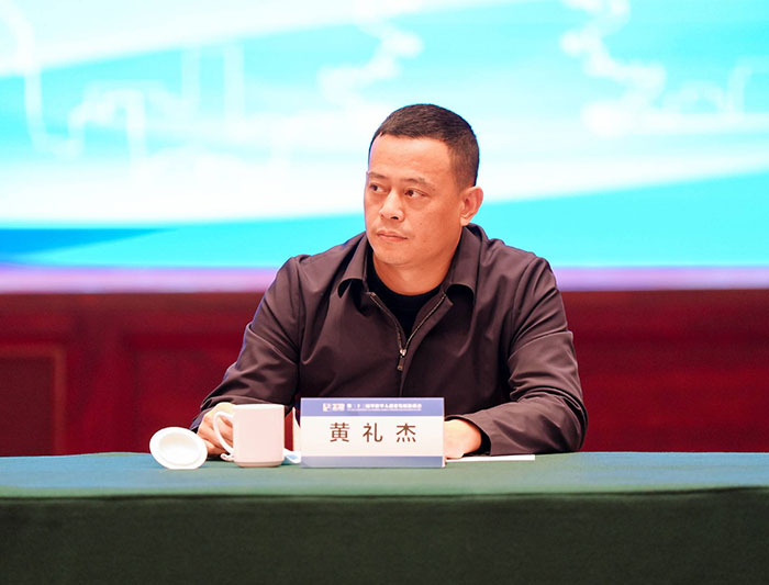 中國僑商發(fā)展圍桌論壇